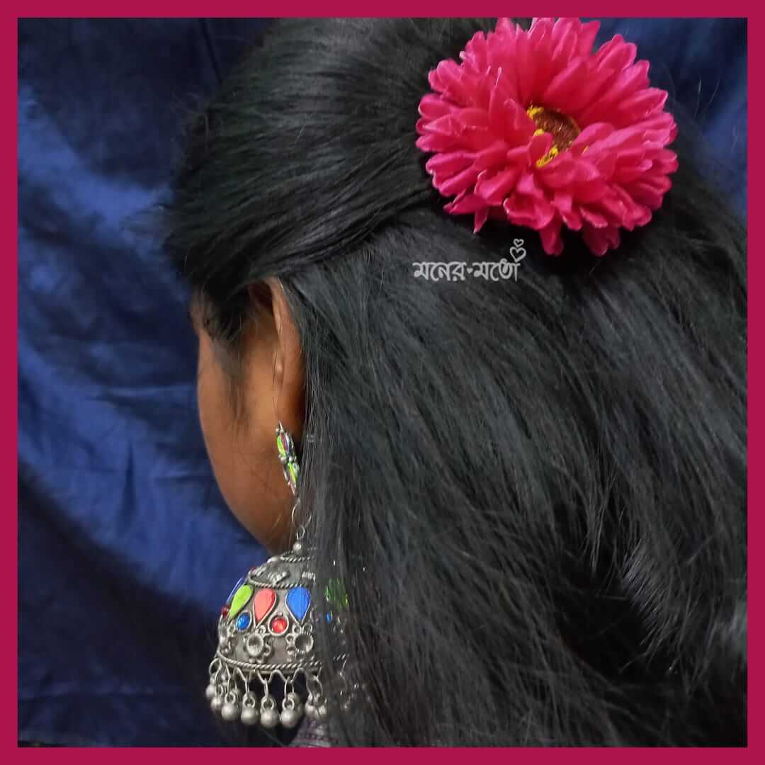 Simple and elegant golden veni for occasions! #traditionalflowers  #roundveni #goldveni #bridalfl… | Bridal hair buns, Hair style on saree,  Long hair wedding styles