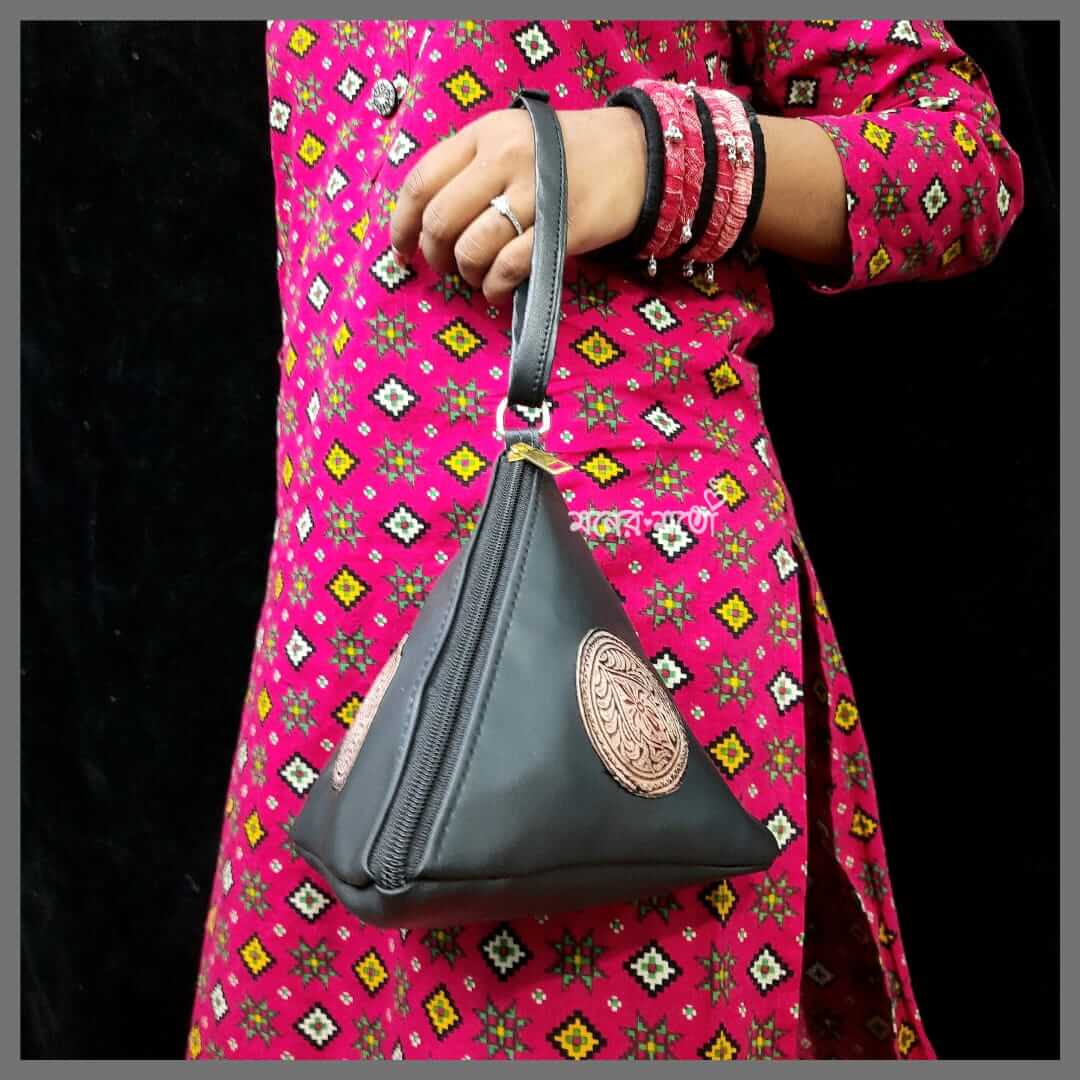 Bottega Veneta Leather THE TRIANGLE Handbag with Shoulder Strap women -  Glamood Outlet