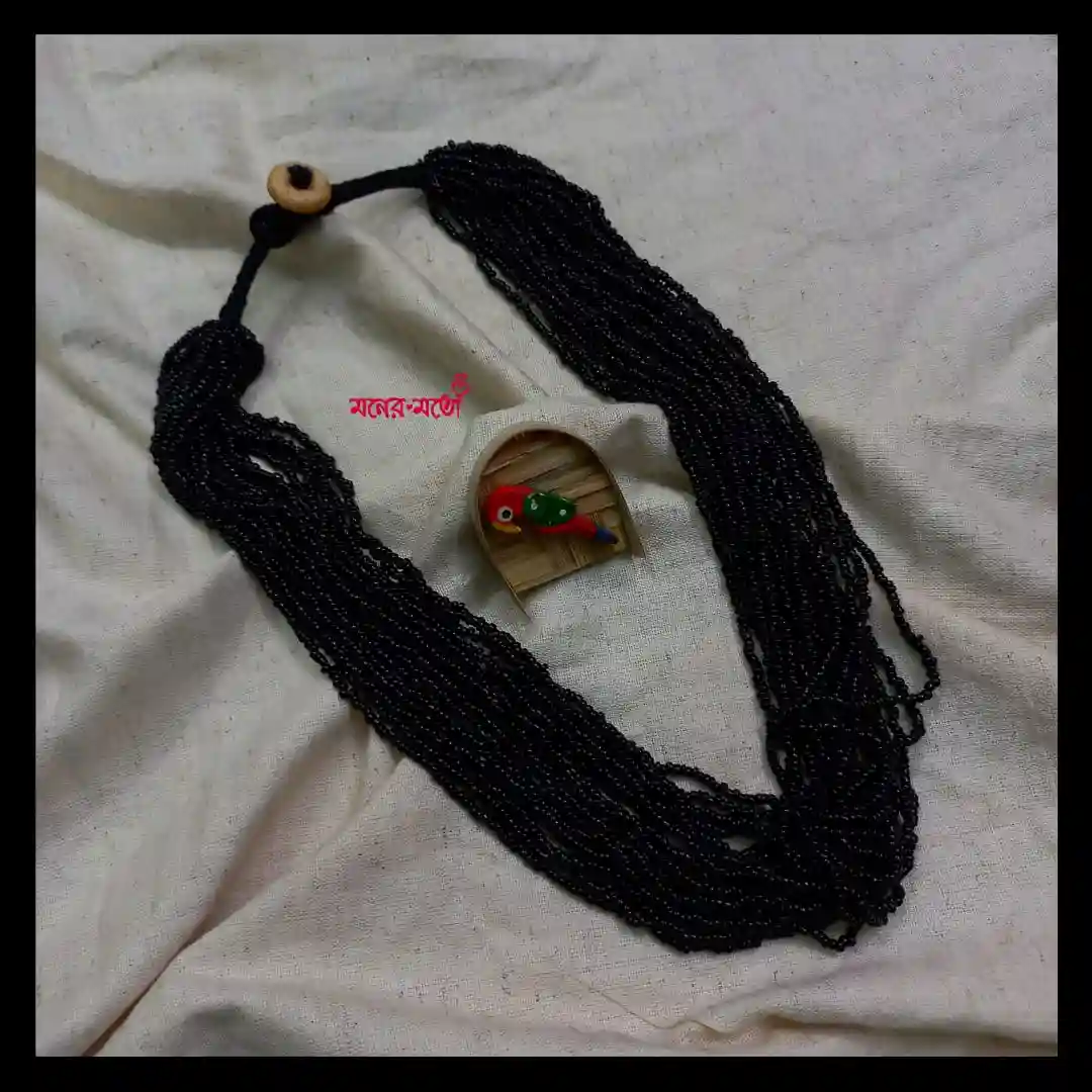 Sari Bead Necklace- 6 string, Black/Gold — ESTETA